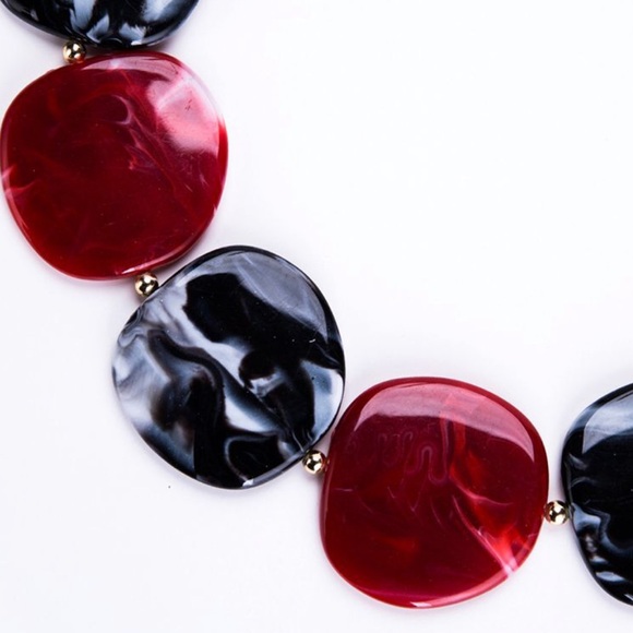 Multi-Size Beaded Women’s Necklace - Picture 4 of 4